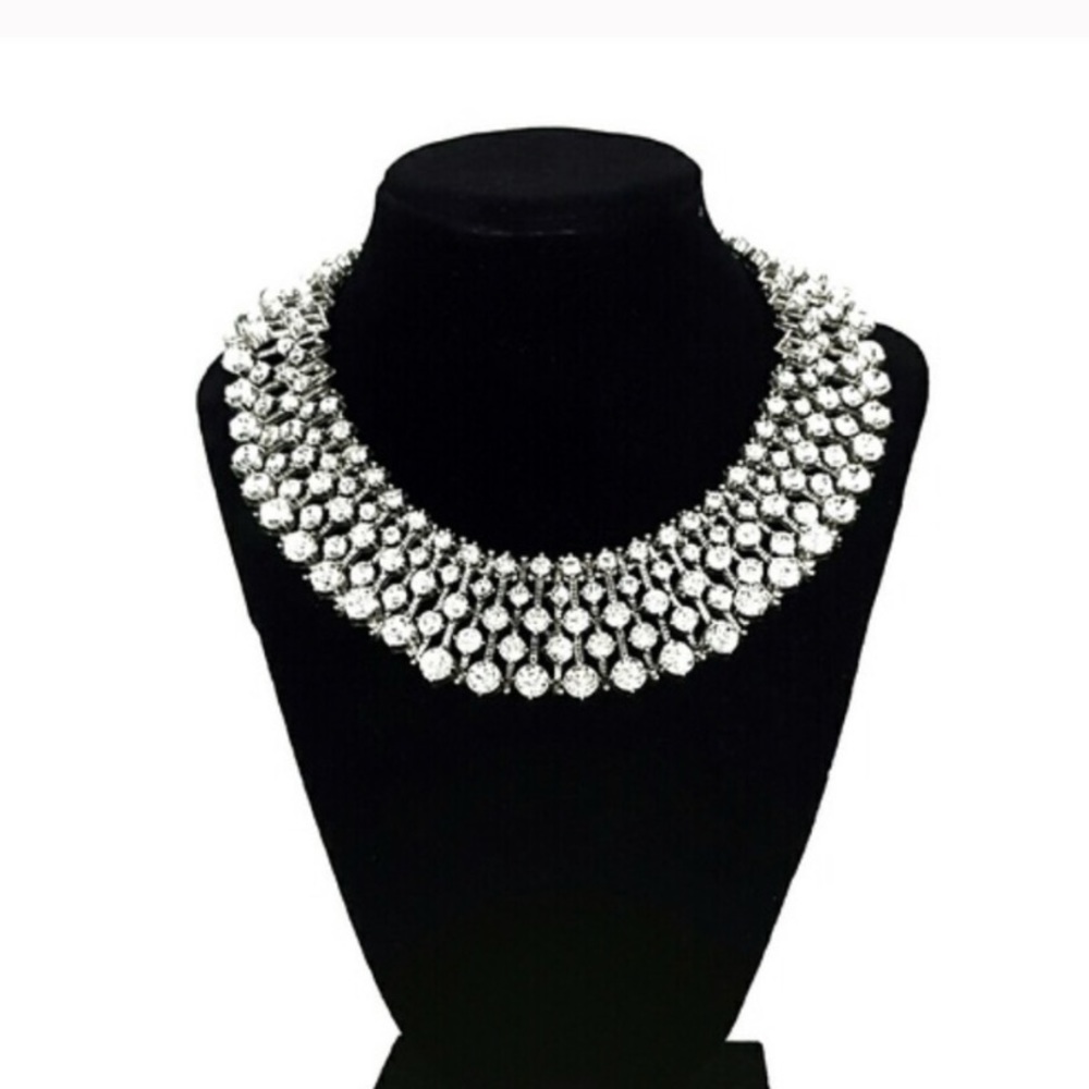 Kate Middleton inspired crystal necklace.